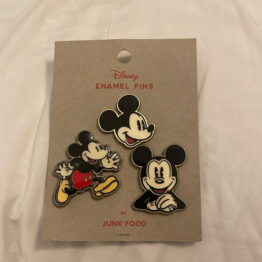 Disney enamel pins Mickey Mouse nwt